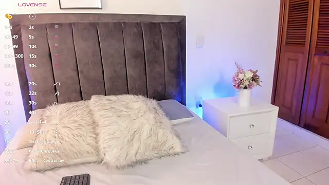 Sophia Clark8 online show from September 2025 07:50:02 PM