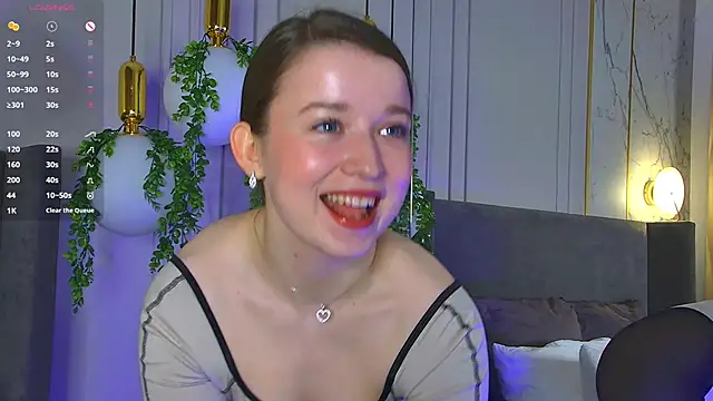 Snapshot of MichelleHaynes chatting on February 2025 03:15:02 PM MichelleHaynes online show from February 2025 03:15:02 PM