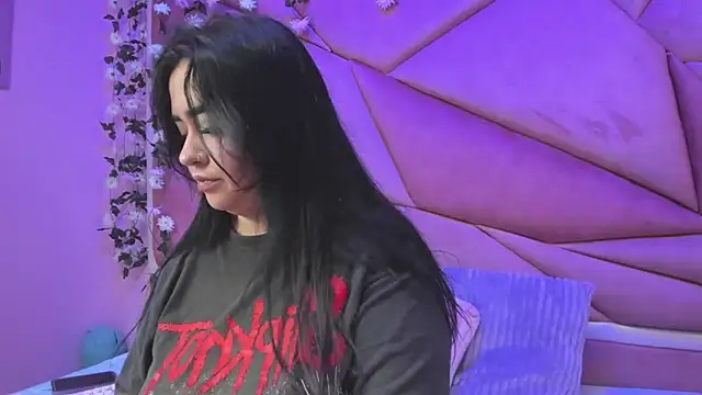 Victoria Rossy online show from November 2025 08:29:01 PM