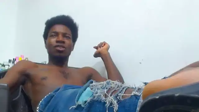 Snapshot of jaycolinss chatting on October 2025 06:37:01 AM jaycolinss online show from October 2025 06:37:01 AM