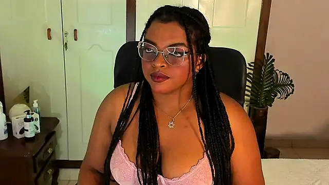 Snapshot of conielaurenth chatting on September 2025 08:05:01 AM conielaurenth online show from September 2025 08:05:01 AM