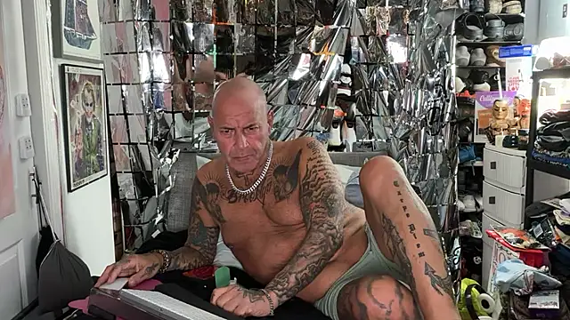 joeytatts66 online show from May 2026 02:17:01 AM
