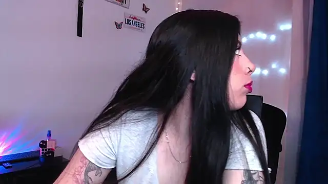 Snapshot of iam_emy chatting on September 2025 06:42:01 PM iam emy online show from September 2025 06:42:01 PM