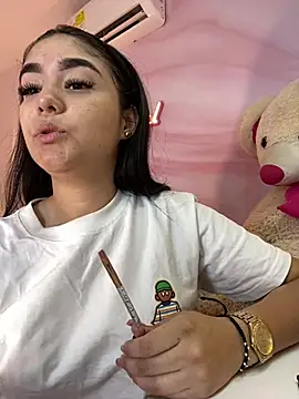 Snapshot of Belliinda_21 chatting on March 2026 06:58:02 PM Belliinda 21 online show from March 2026 06:58:02 PM
