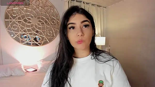 Snapshot of Belliinda_21 chatting on March 2026 06:51:01 PM Belliinda 21 online show from March 2026 06:51:01 PM