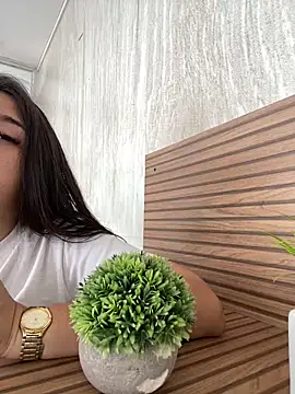 Snapshot of Belliinda_21 chatting on April 2026 05:53:02 PM Belliinda 21 online show from April 2026 05:53:02 PM