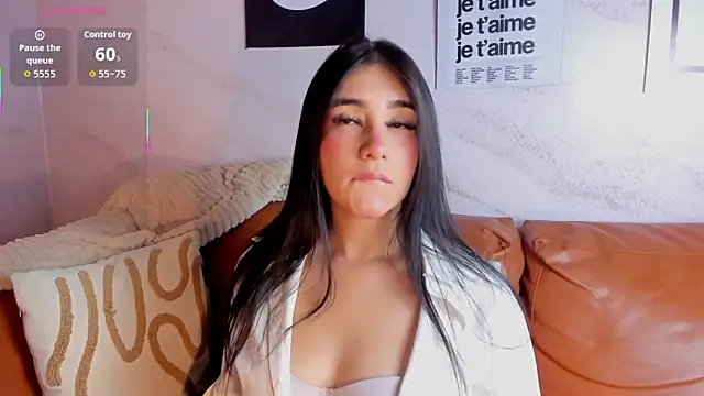 Snapshot of Belliinda_21 chatting on April 2026 09:39:33 PM Belliinda 21 online show from April 2026 09:39:33 PM