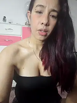 Snapshot of lakirared chatting on January 2025 04:28:02 AM lakirared online show from January 2025 04:28:02 AM