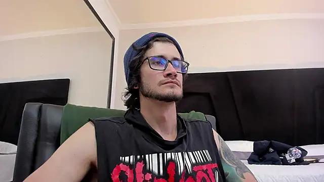 Loggan donnelly online show from January 2025 02:42:02 AM