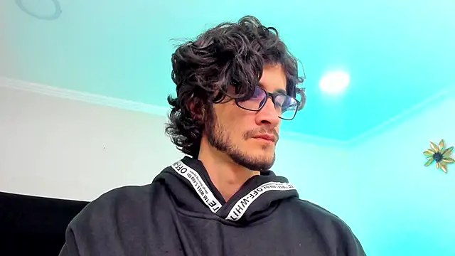 Loggan donnelly online show from February 2025 09:48:01 PM