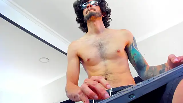 Loggan donnelly online show from February 2025 02:29:01 AM