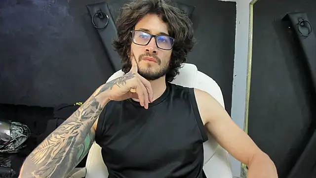 Loggan donnelly online show from March 2025 11:12:01 PM