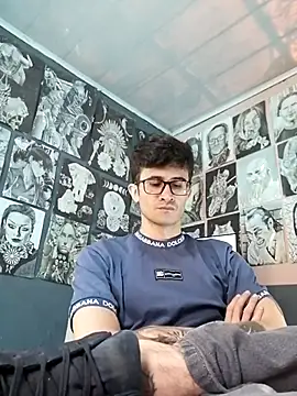 Loggan donnelly online show from December 2025 07:40:02 PM