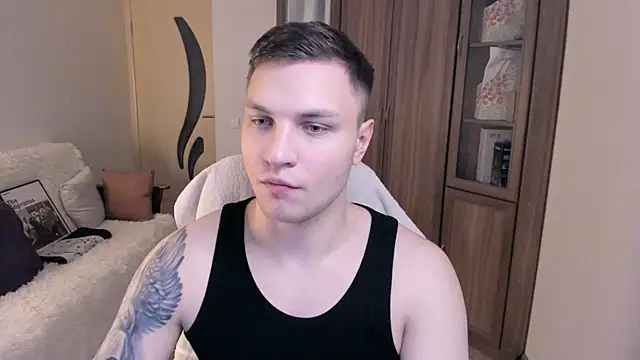 handsome guy01 online show from September 2025 05:58:01 PM