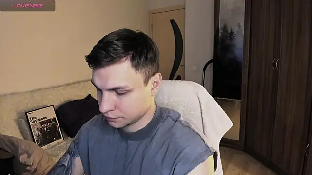 handsome guy01 online show from October 2025 03:43:01 PM