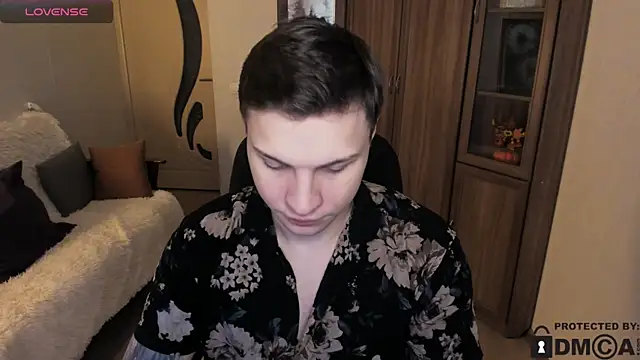 handsome guy01 online show from November 2025 10:32:01 PM