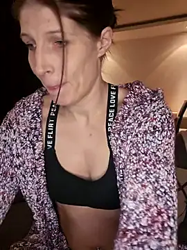 Lenchen  online show from February 2025 09:00:01 PM