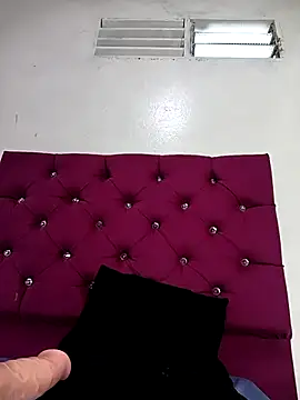 tiffany Bitch online show from November 2025 10:10:01 PM