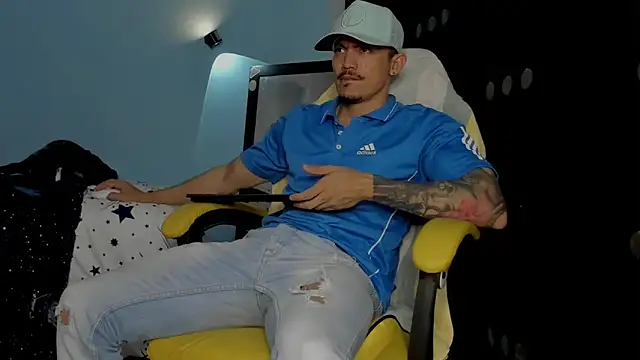 Snapshot of Alex_motta chatting on September 2025 02:34:02 AM Alex motta online show from September 2025 02:34:02 AM