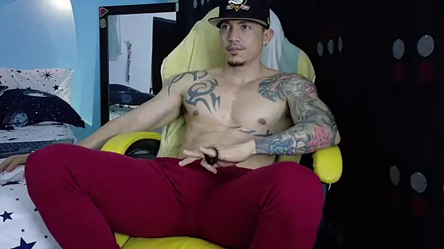 Snapshot of Alex_motta chatting on March 2026 05:08:02 AM Alex motta online show from March 2026 05:08:02 AM