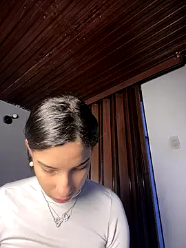 Snapshot of Praga_Pink chatting on October 2025 11:10:01 AM Praga Pink online show from October 2025 11:10:01 AM