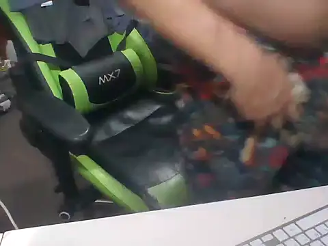 Snapshot of SOLESFETISHBR chatting on September 2025 02:28:02 PM SOLESFETISHBR online show from September 2025 02:28:02 PM