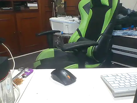 Snapshot of SOLESFETISHBR chatting on November 2025 03:49:01 AM SOLESFETISHBR online show from November 2025 03:49:01 AM