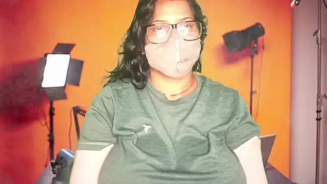 Snapshot of mamoni91 chatting on November 2025 02:35:01 AM mamoni91 online show from November 2025 02:35:01 AM