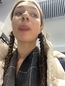 Lia  Love online show from January 2025 04:13:01 PM