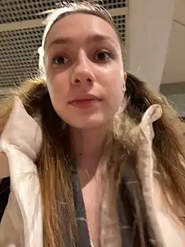 Lia  Love online show from February 2025 10:08:02 AM