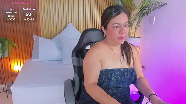 Snapshot of nahia_13 chatting on April 2026 01:02:02 PM nahia 13 online show from April 2026 01:02:02 PM