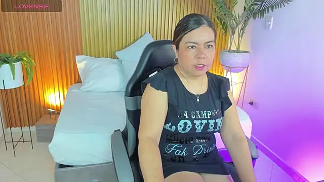 Snapshot of nahia_13 chatting on May 2026 12:43:02 PM nahia 13 online show from May 2026 12:43:02 PM
