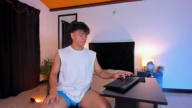 Valentino  X online show from January 2025 11:47:02 AM