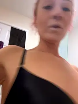 SweetSolez online show from September 2025 08:10:01 PM