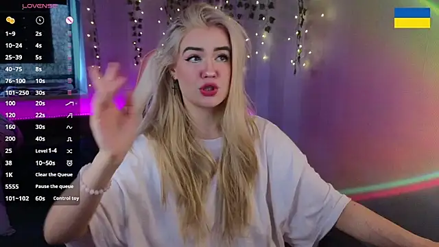 Snapshot of RedVelveten chatting on September 2025 05:34:01 AM RedVelveten online show from September 2025 05:34:01 AM