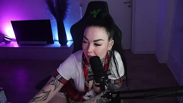 PalinaPr online show from February 2025 08:10:01 PM