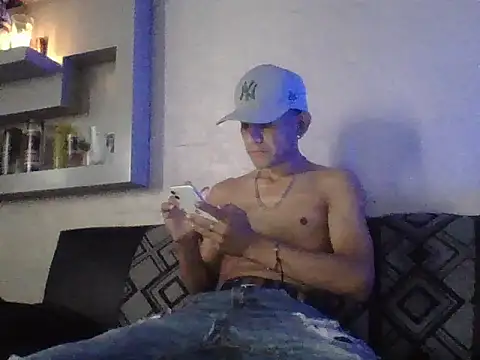 oiram27 online show from December 2025 09:20:01 PM