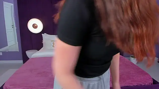 milaleoneli online show from February 2025 12:41:02 PM