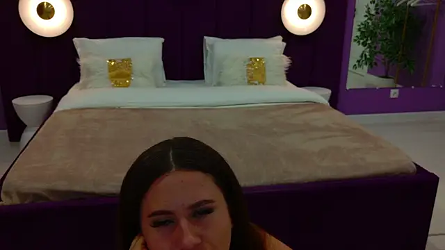 milaleoneli online show from March 2025 12:25:01 PM