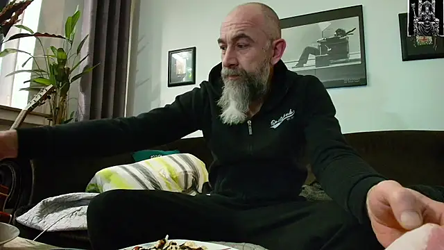 Kingsscepter online show from February 2025 08:47:01 PM