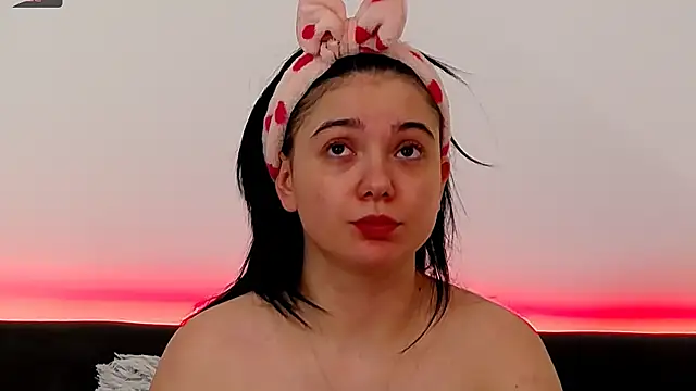 AveryWillow online show from February 2025 12:25:02 PM