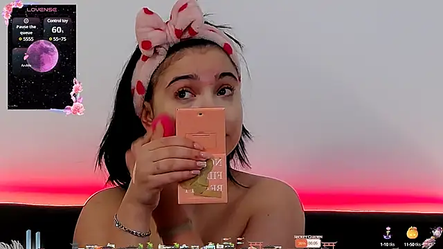 AveryWillow online show from February 2025 12:38:02 PM