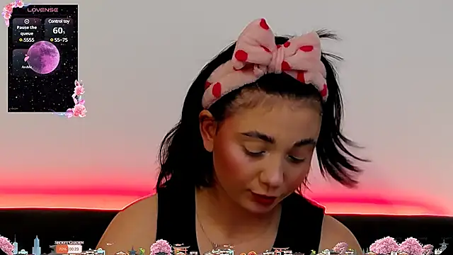 AveryWillow online show from February 2025 01:43:02 PM