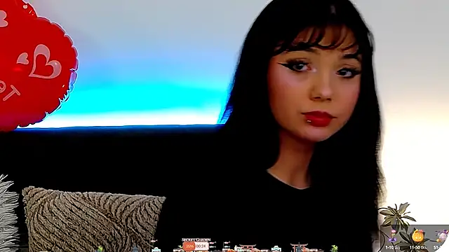 AveryWillow online show from February 2025 08:49:02 AM