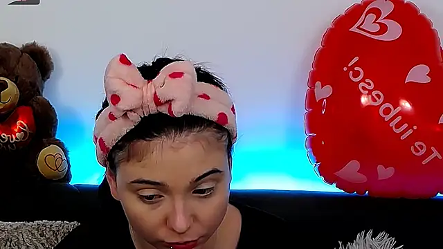 AveryWillow online show from February 2025 11:41:02 AM