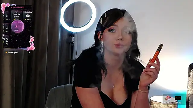 AveryWillow online show from February 2025 04:21:01 PM