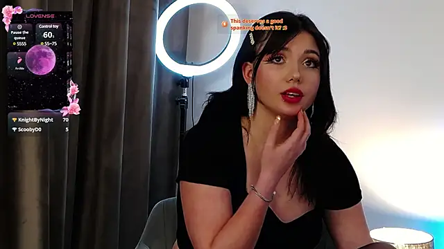 AveryWillow online show from February 2025 07:26:01 PM