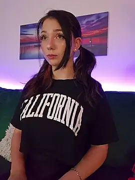 AveryWillow online show from September 2025 10:56:02 PM