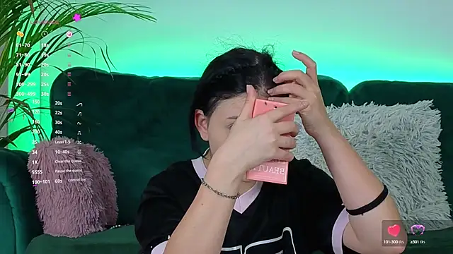 AveryWillow online show from October 2025 03:15:02 AM