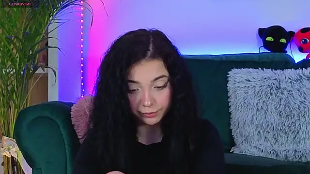 AveryWillow online show from March 2026 11:54:02 PM